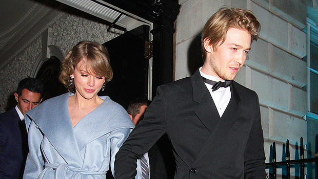 Taylor Swift & Joe Alwyn Hold Hands After MTV VMA Afterparty: Photos – Hollywood Life