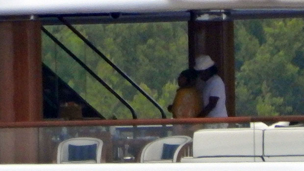 Beyonce & JAY-Z Cuddle On Luxury Yacht In Croatia: Photo – Hollywood Life