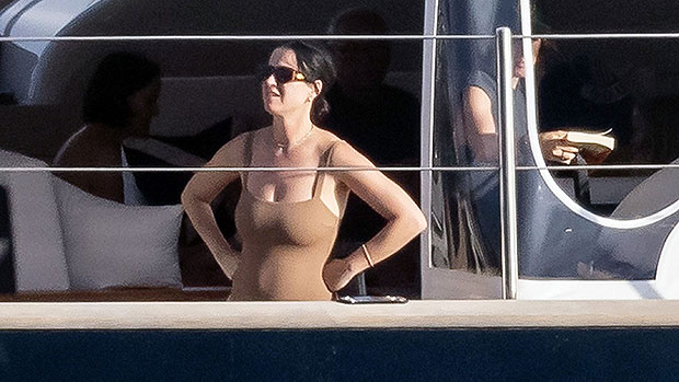 Katy Perry In Nude One Piece With Orlando Bloom & Daughter Daisy – Hollywood Life