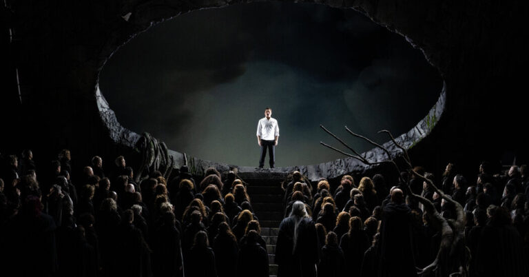 Review: A Blunt New ‘Lohengrin’ at the Met Stars a Shining Knight